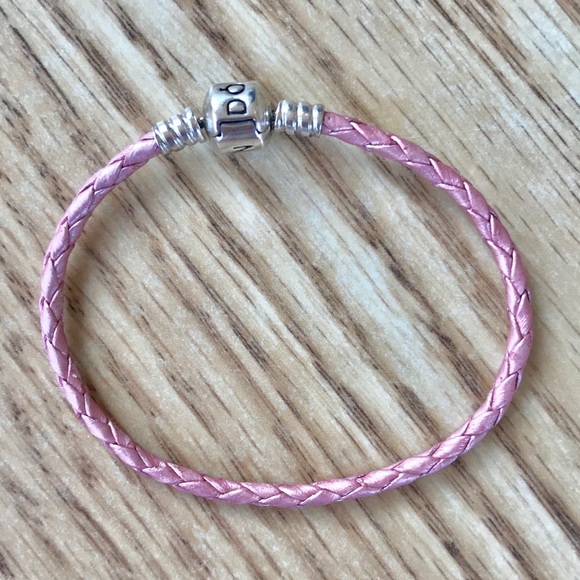 ๐ PANDORA Sterling Silver Pink Leather Bracelet 7 - Picture 5 of 7